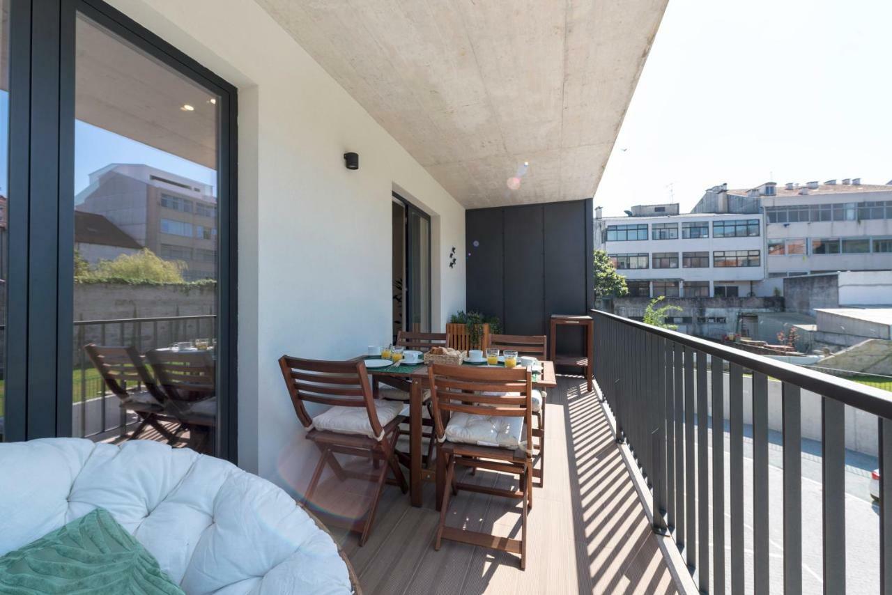 פורטו Lovelystay - Downtown Balcony Apartment With Free Parking מראה חיצוני תמונה