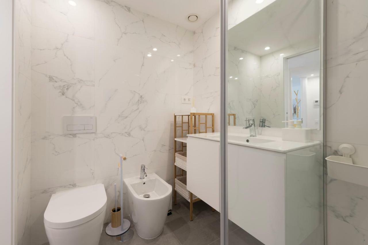 פורטו Lovelystay - Downtown Balcony Apartment With Free Parking מראה חיצוני תמונה